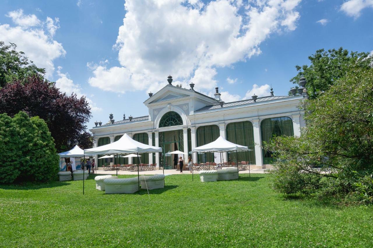 Hotel Kristály Imperial Tata Exterior foto